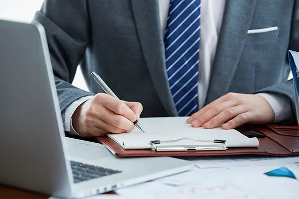 企业侵权个人怎么告